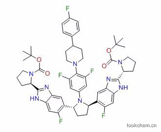 (2S,2'S)-[[(2R, 5R)-1-[3,5-二氟-4-(4-(4-氟苯基)哌啶-1-基)苯胺]-2,5-雙四氫吡咯基]雙[6-氟-2-(2S)-2-四氫吡咯-1H-苯并咪唑-2,5-二基)]雙(1-四氫吡咯甲酸叔丁酯)